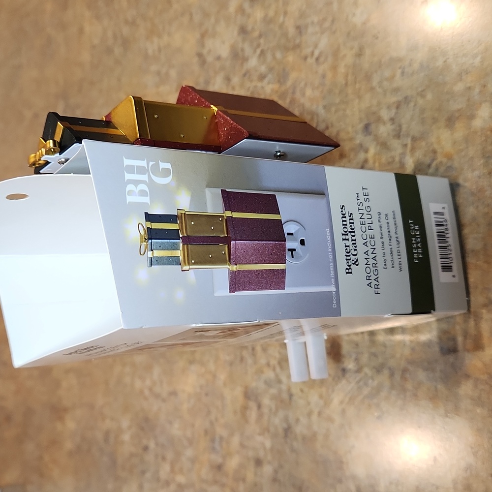 Holiday Scent Diffuser Plug-in - Picture 4 of 9